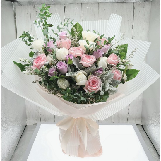 Three Tone Roses Bouquet