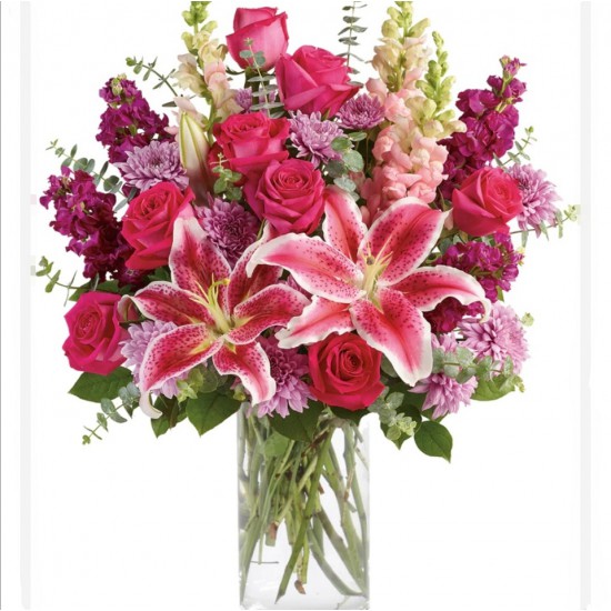 Stunning Lily Bouquet in Vase