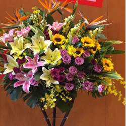 Grand Colorful Flowers arrangement